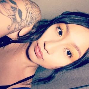 Meet your Posher, Leticia